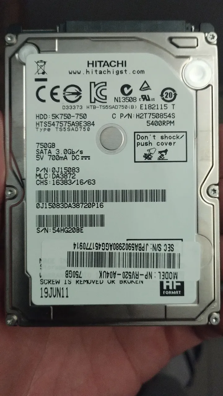 HD 750GB Hitachi 5400RPM SATA e 1 HD 1 TB SATA
