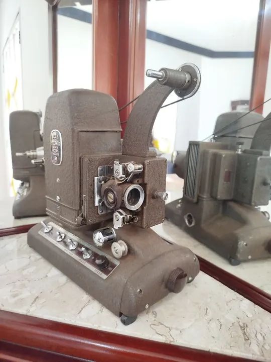 Projetor de Filme funcionando, dá época do cinema mudo - Foto 3