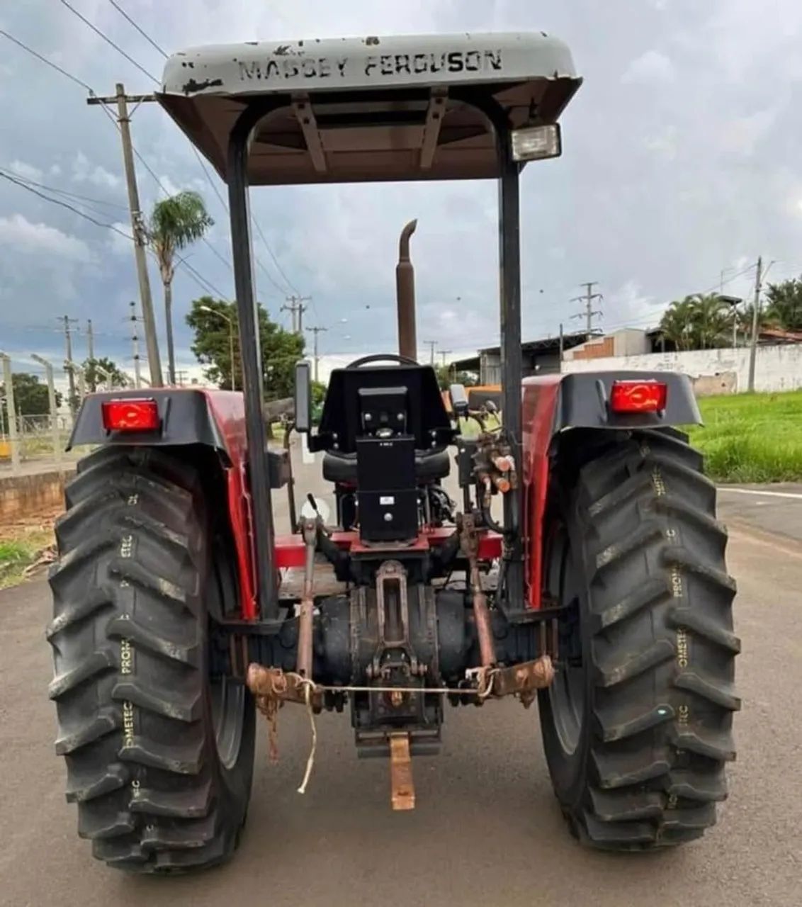 Trator Massey Ferguson