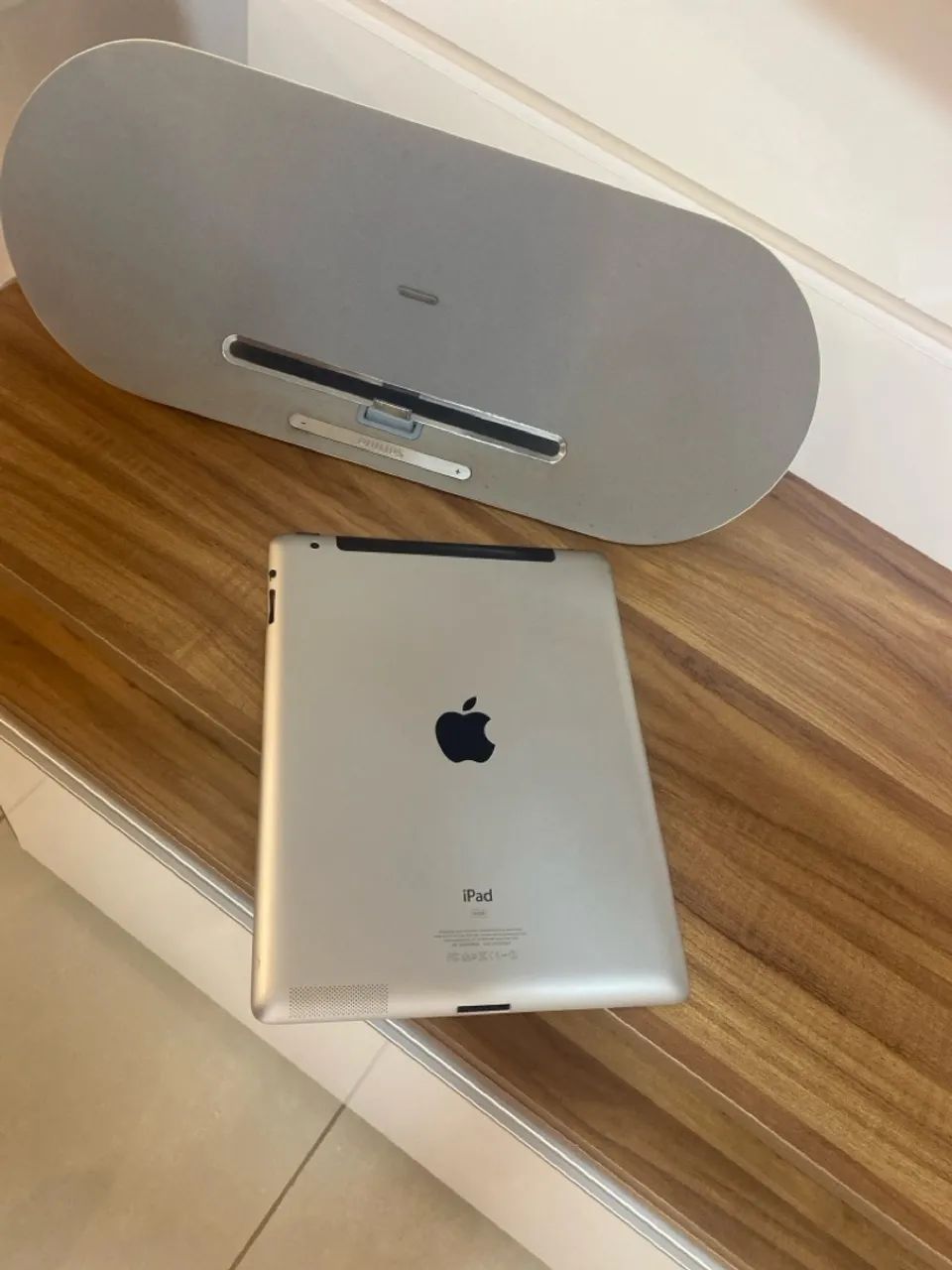 Philips Ipad Docking Station 5s Dock Philips DS9000/27 Fidelio Primo  Docking Speaker (Brown