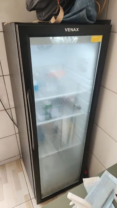 Expositora de Bebidas Preto fosco (220v) - Foto 4