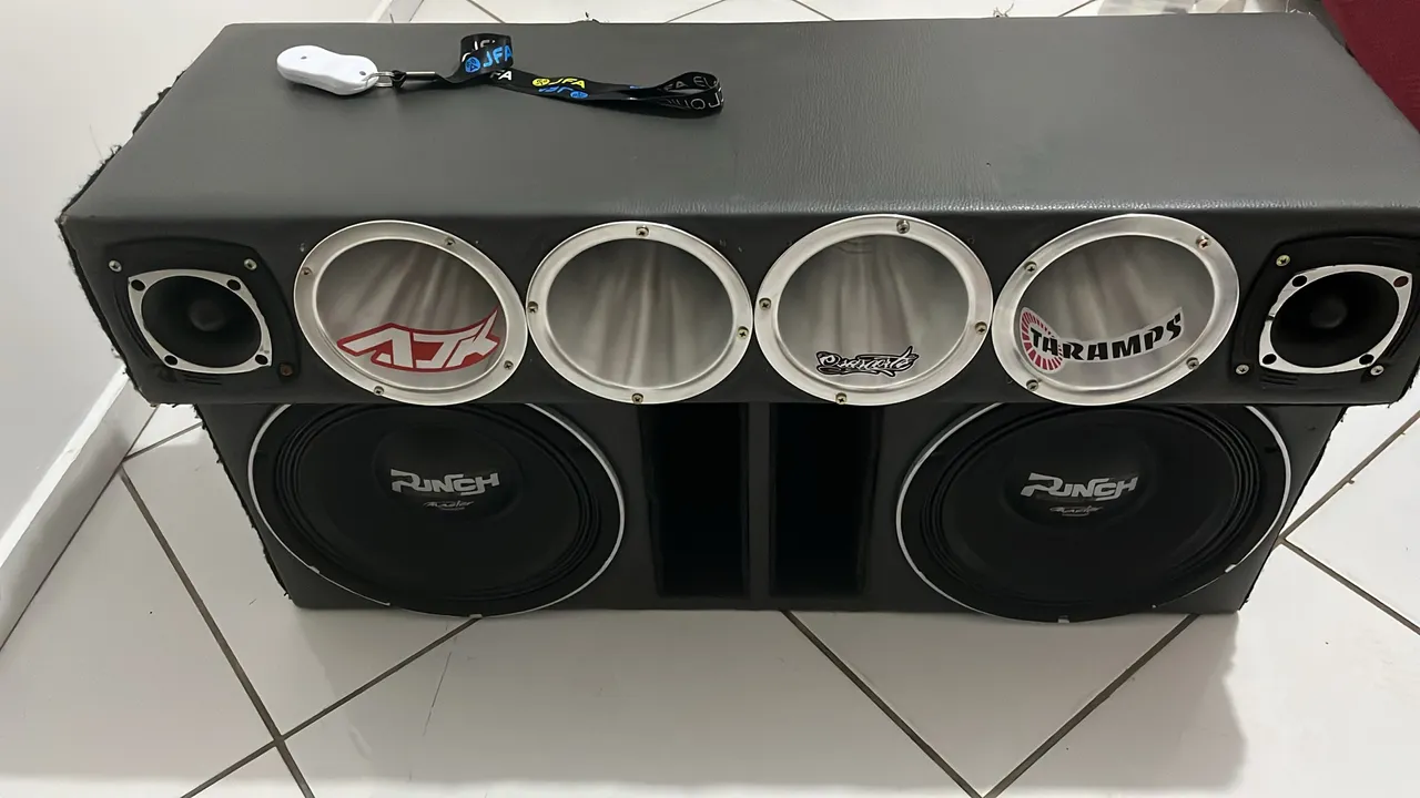 Caixa de som automotivo completa