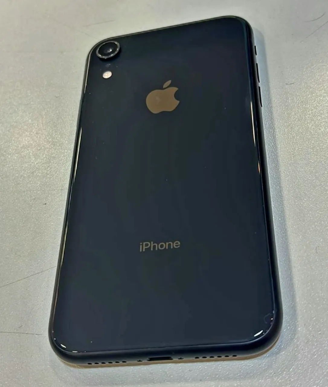 iPhone XR 128GB em ótimo estado - bateria saudável e sem detalhes