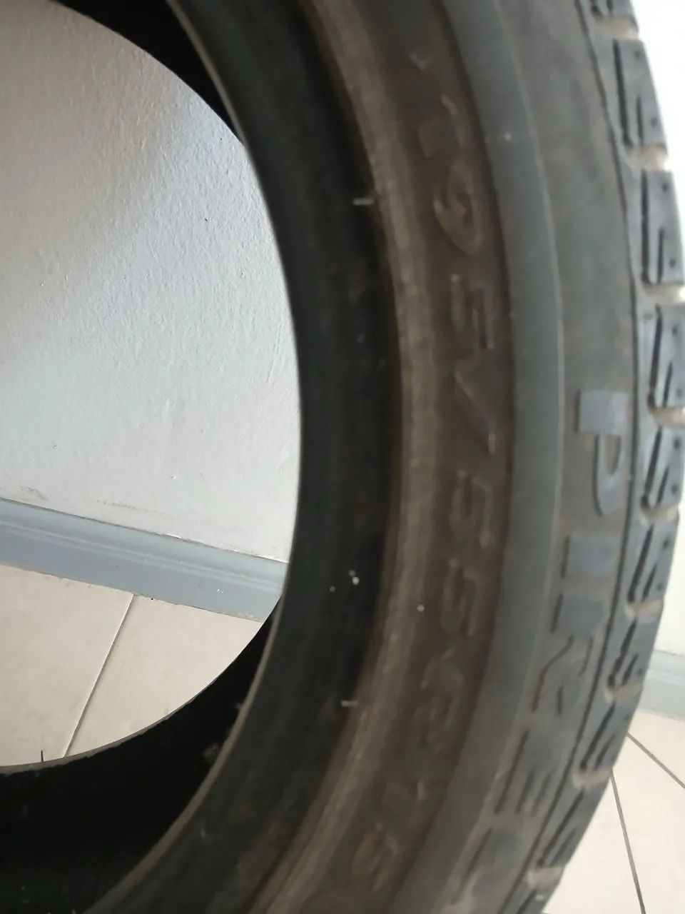 Pneu Pirelli  P7 185/55/15 - Foto 2