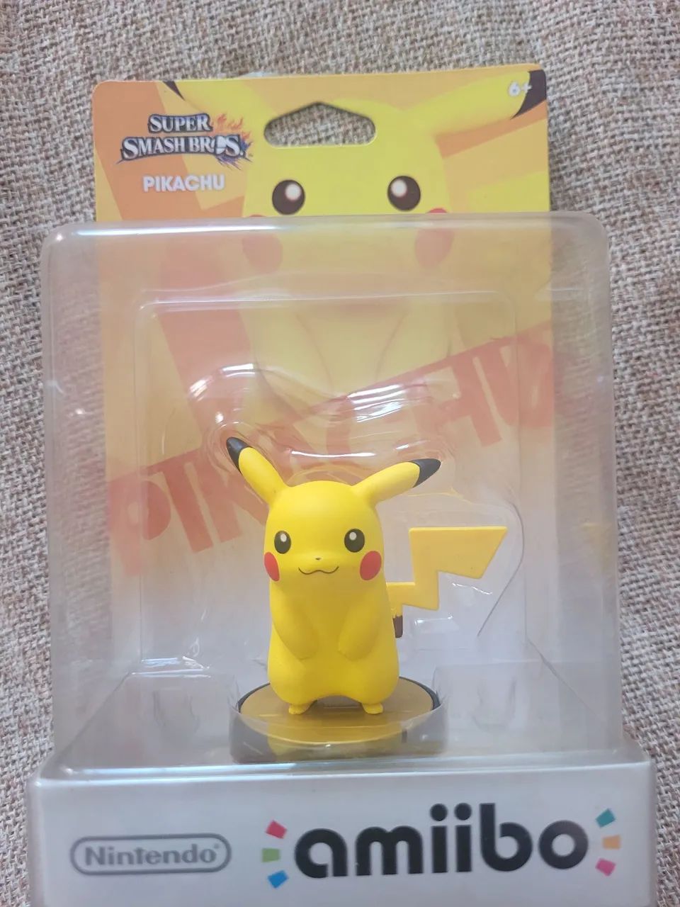 Amiibos pikachu e charizard novo lacrado!