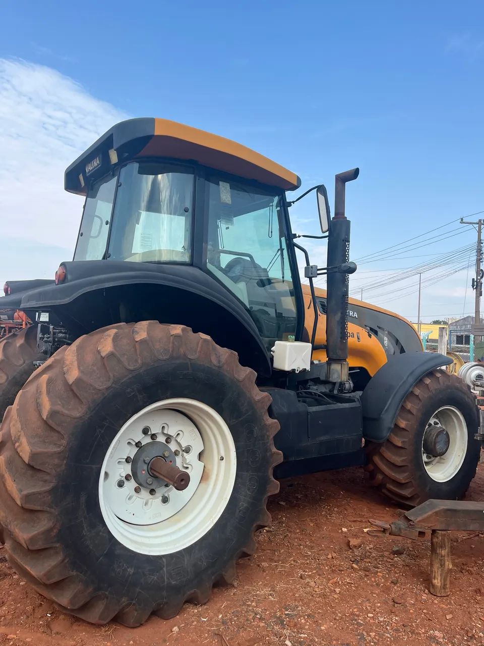 Trator Valtra BT 190 ano 2013 