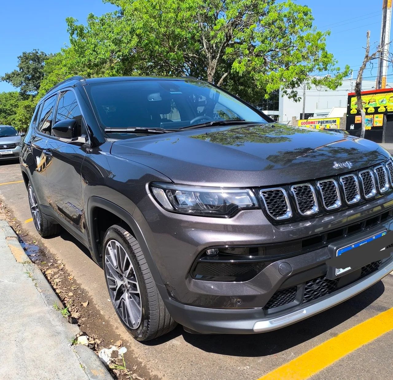 Jeep Compass com teto solar