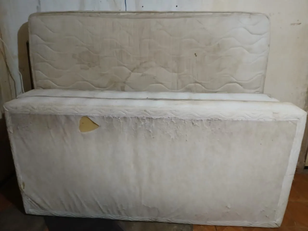 Cama Box Usada