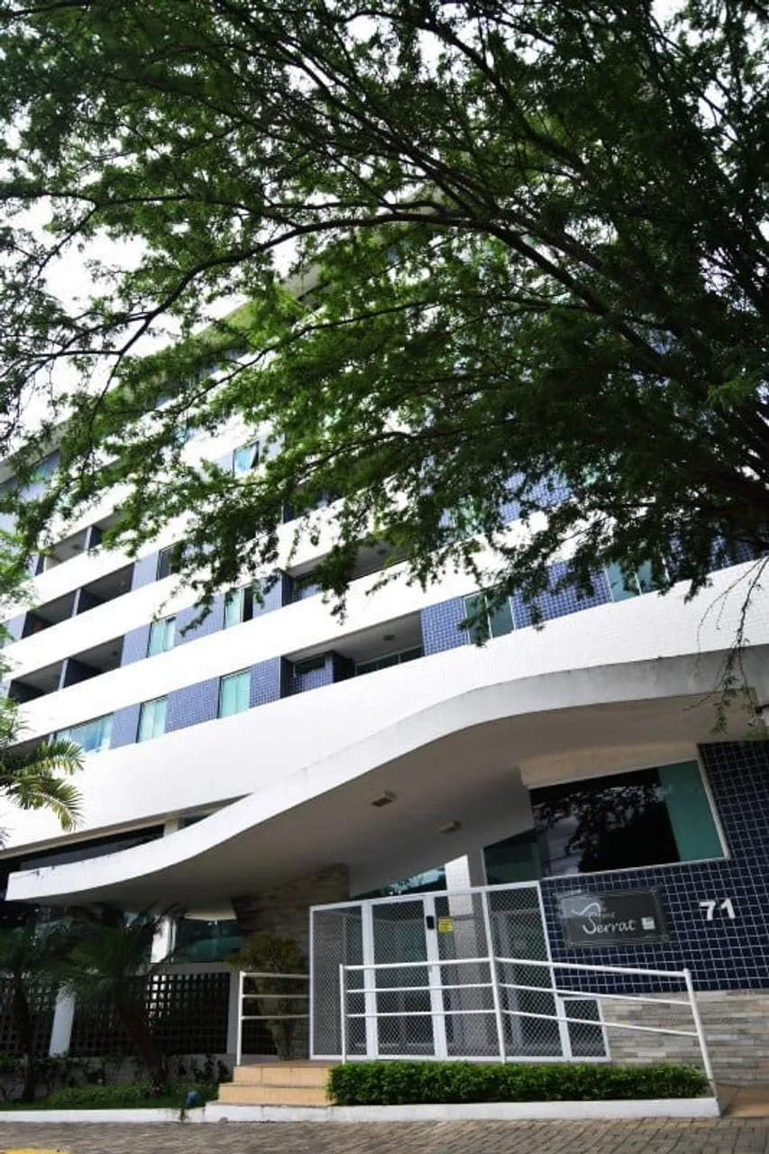 Apartamento com 96m² à venda no Edifício Mont Serrat no Mauricio de Nassau em Caruaru