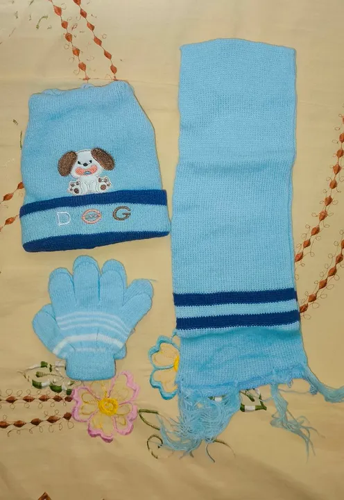 Kit bebê com touca, luvas e cachecol até 1 ano