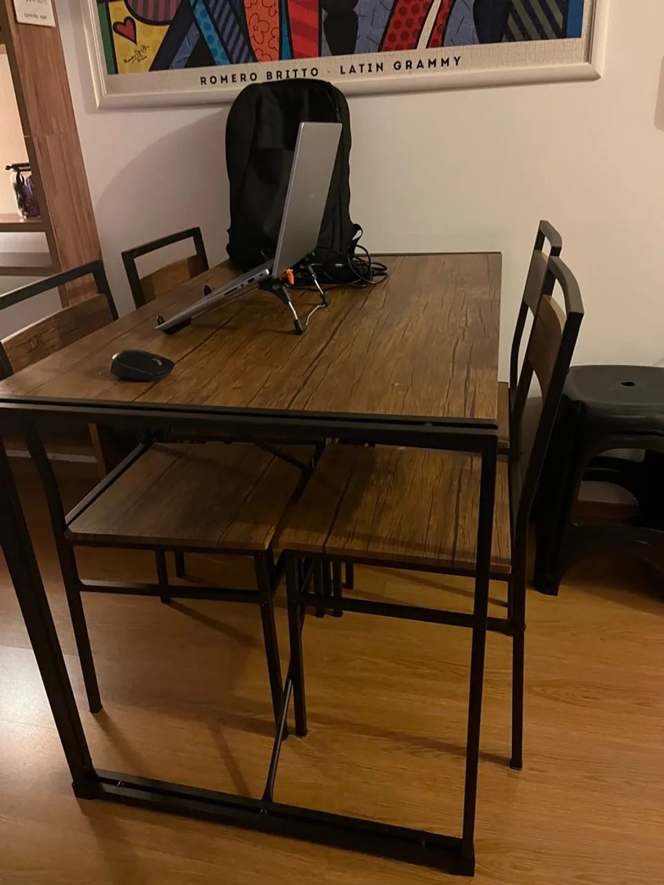 Mesa com 4 cadeiras  - Foto 2