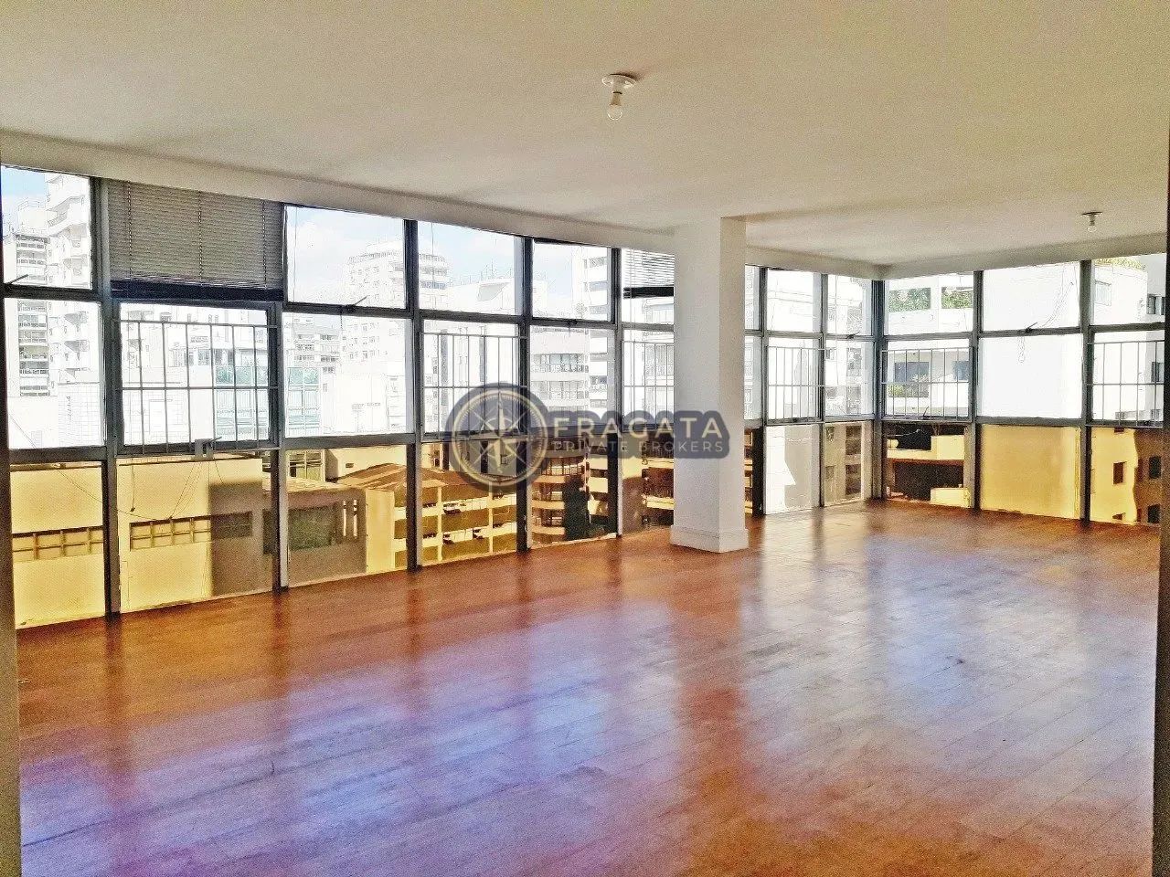 Apartamento á venda e Locação com 263 m², 3 dormitórios e 2 vagas em Higienópolis / Santa 