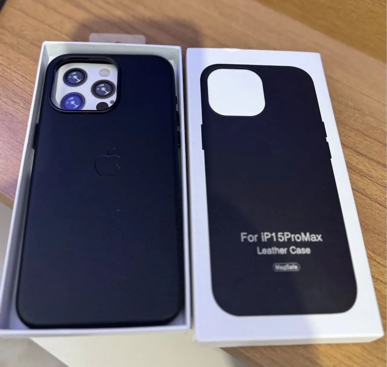 Capa de Couro para iPhone 15 Pro Max