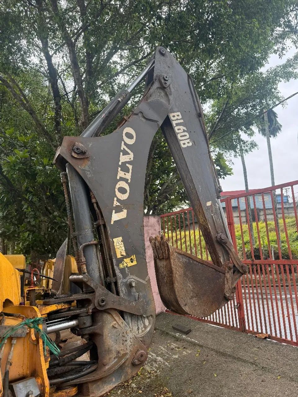 Retroescavadeira volvo BL 60 b - Foto 5