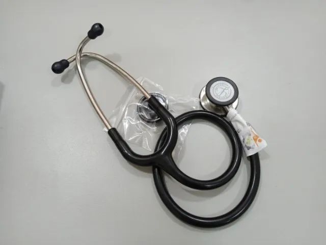 Estetoscópio Littmann Classic III em Aço Preto 33 cm x 16 cm x 4 cm - Foto 4