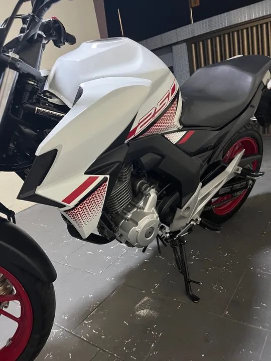 Honda CB Twister 2022 - Branca pra vender hoje. - Foto 5