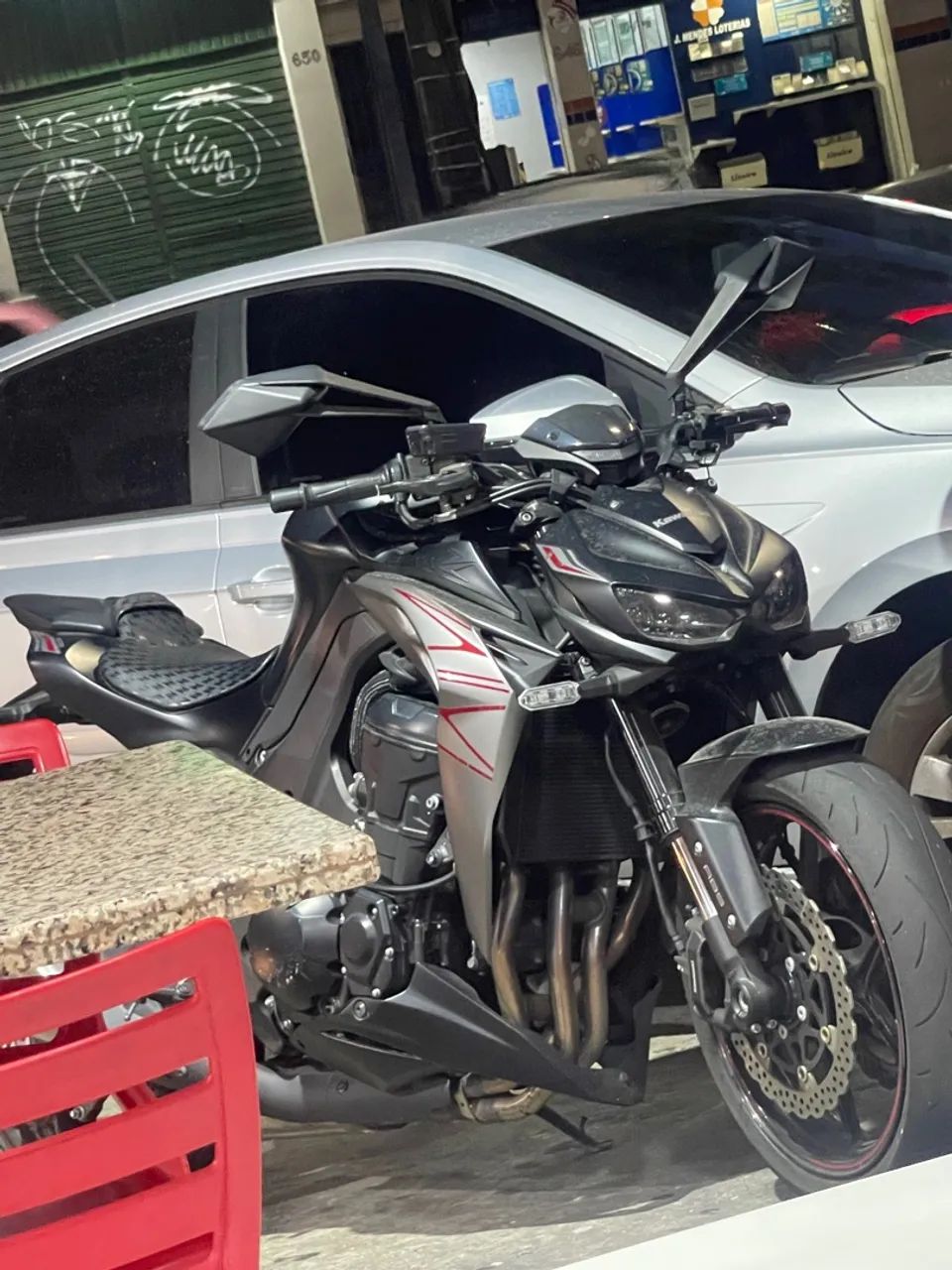 Z1000 Kawasaki 4.000km ipva pago único dono 