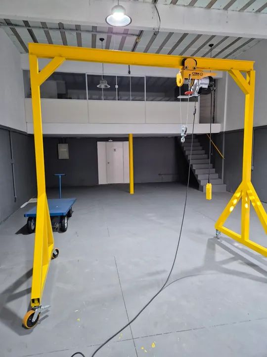 Talha Elétrica,  1ton, 2,90 largura,  2,80 altura 