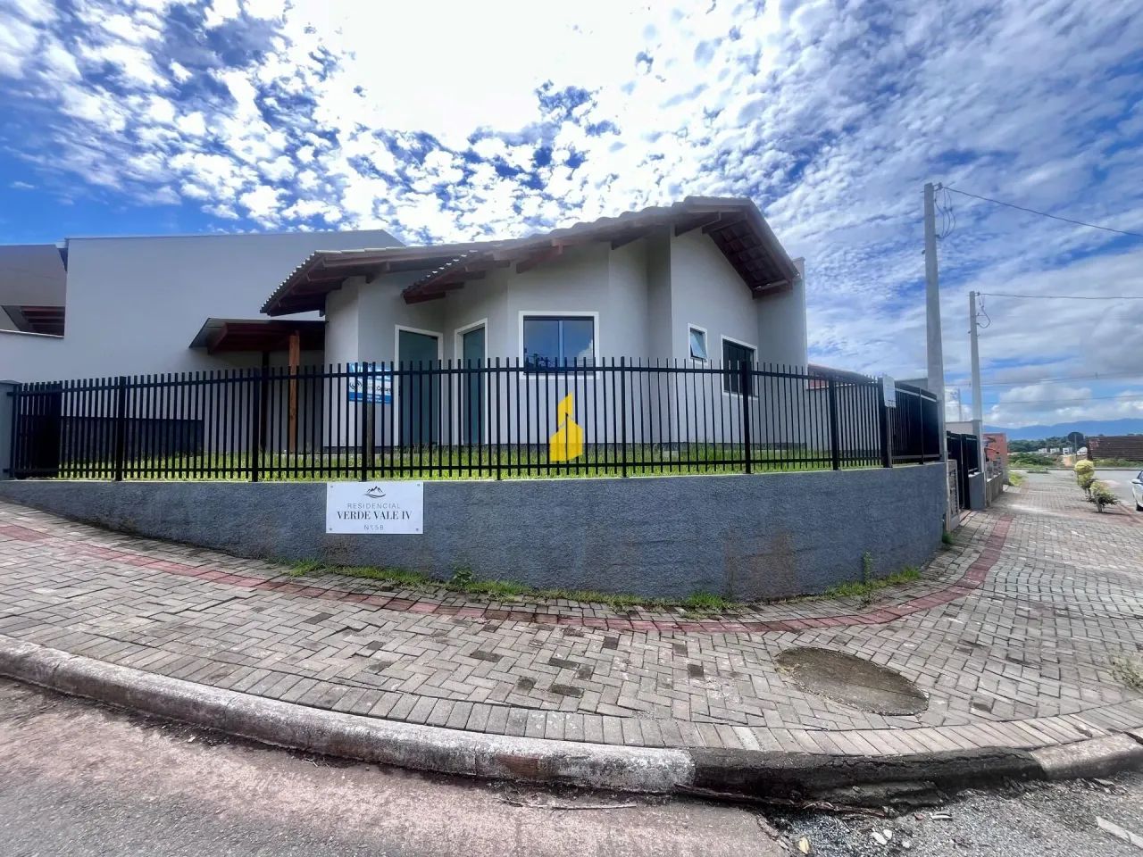 Casa Nova à VENDA em Timbó