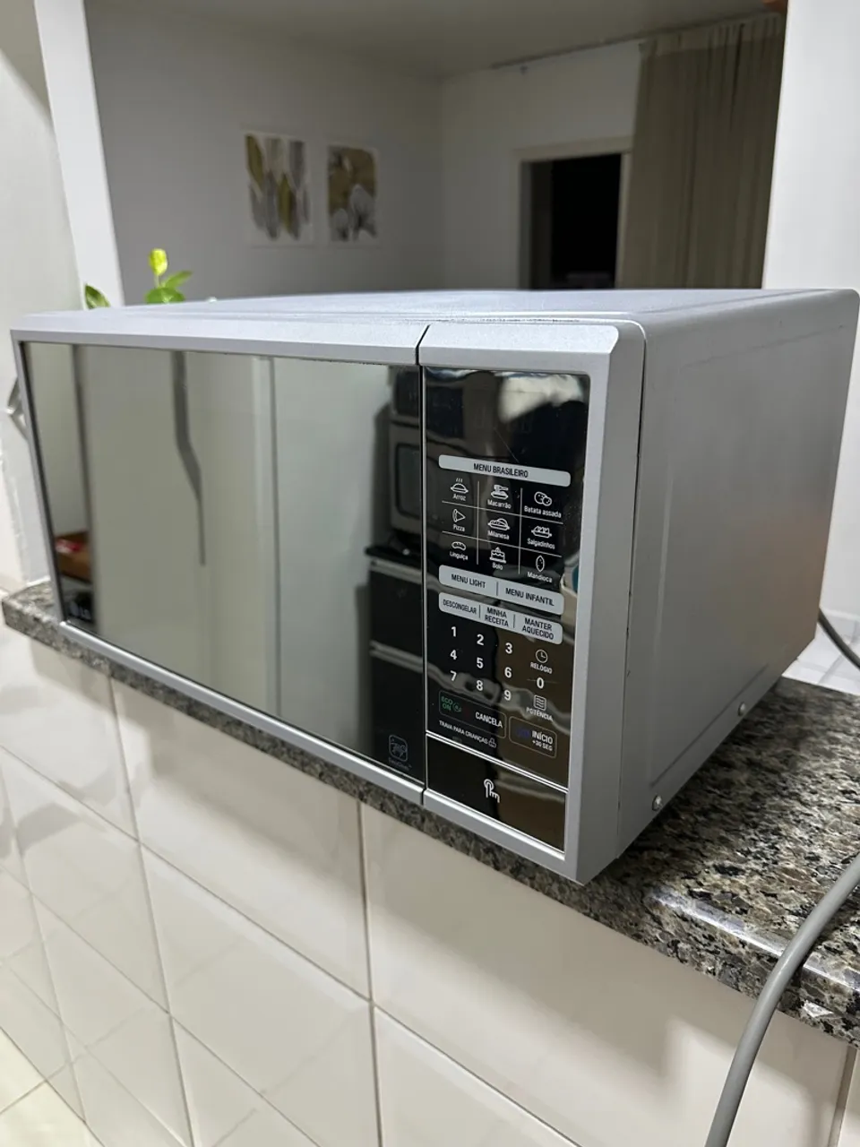Microondas LG 30 litros Prata