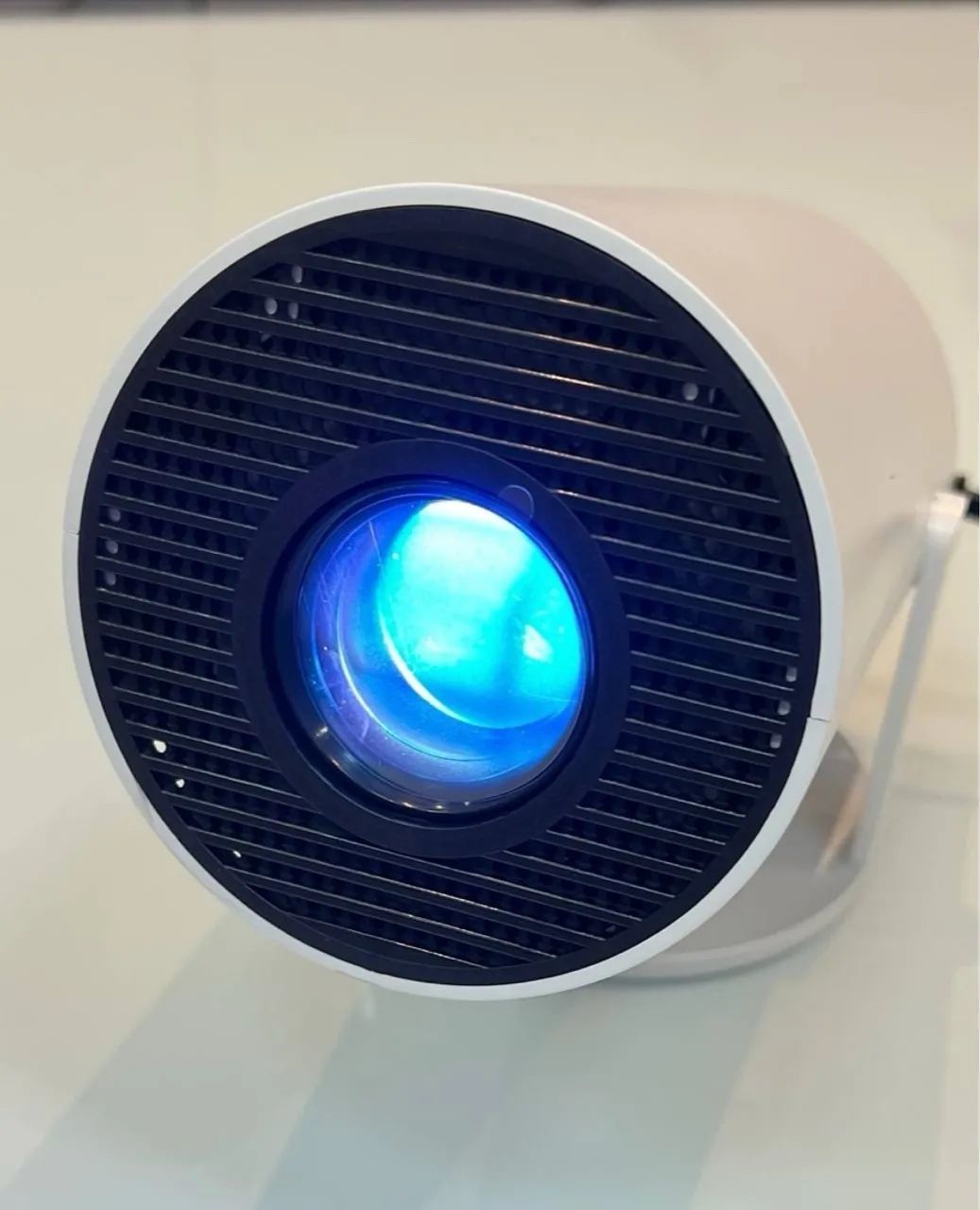 Projetor HY300 - 4600 lumens, Android 11.0 4K Led, 1280x720p, Wi-Fi BT 200 ANSI. - Foto 3