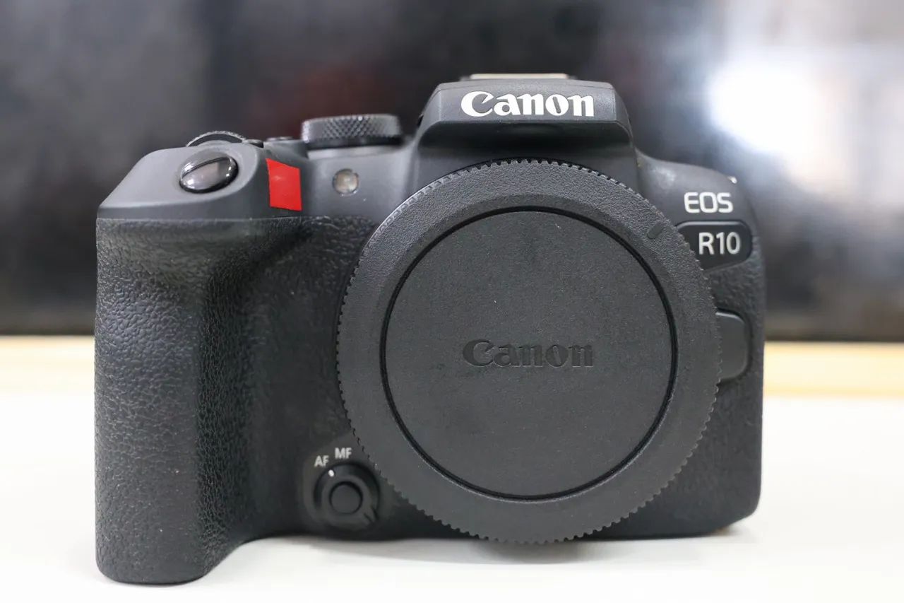 Canon R10 - mirrorless 