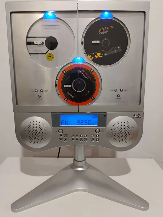 Aparelho de som vertical 3 CDs da marca Studii , raríssimo !!!