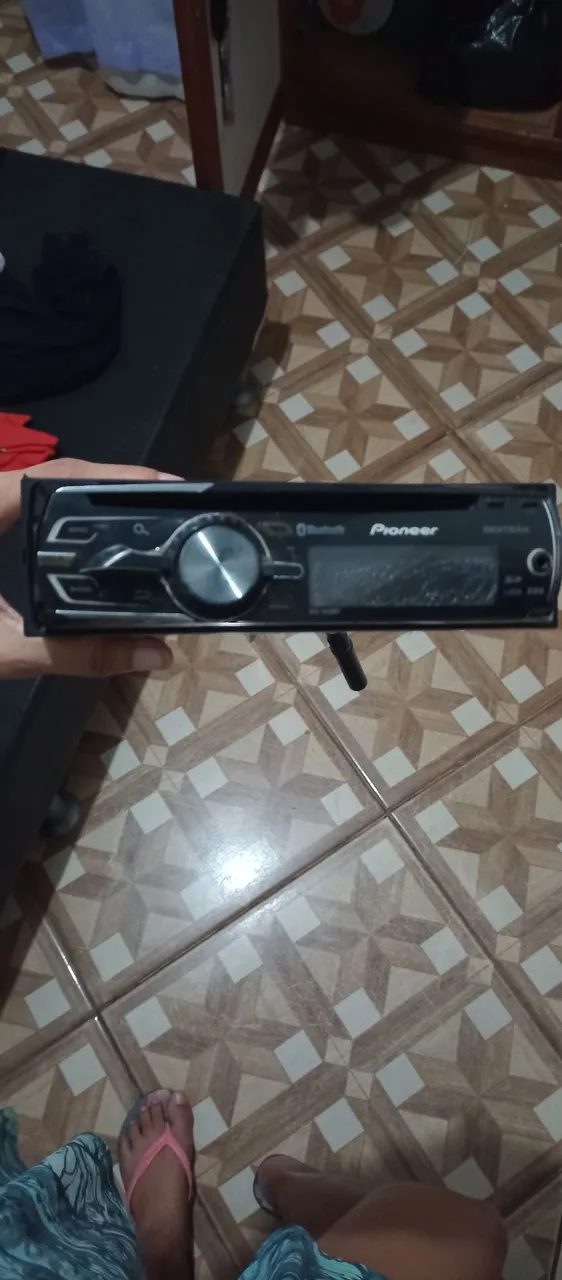Toca CD Automotivo Pioneer com Bluetooth 300 reais