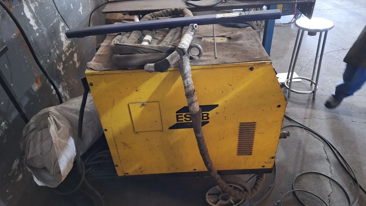 Máquina de Solda "Tig"ESAB * COM DEFEITO*