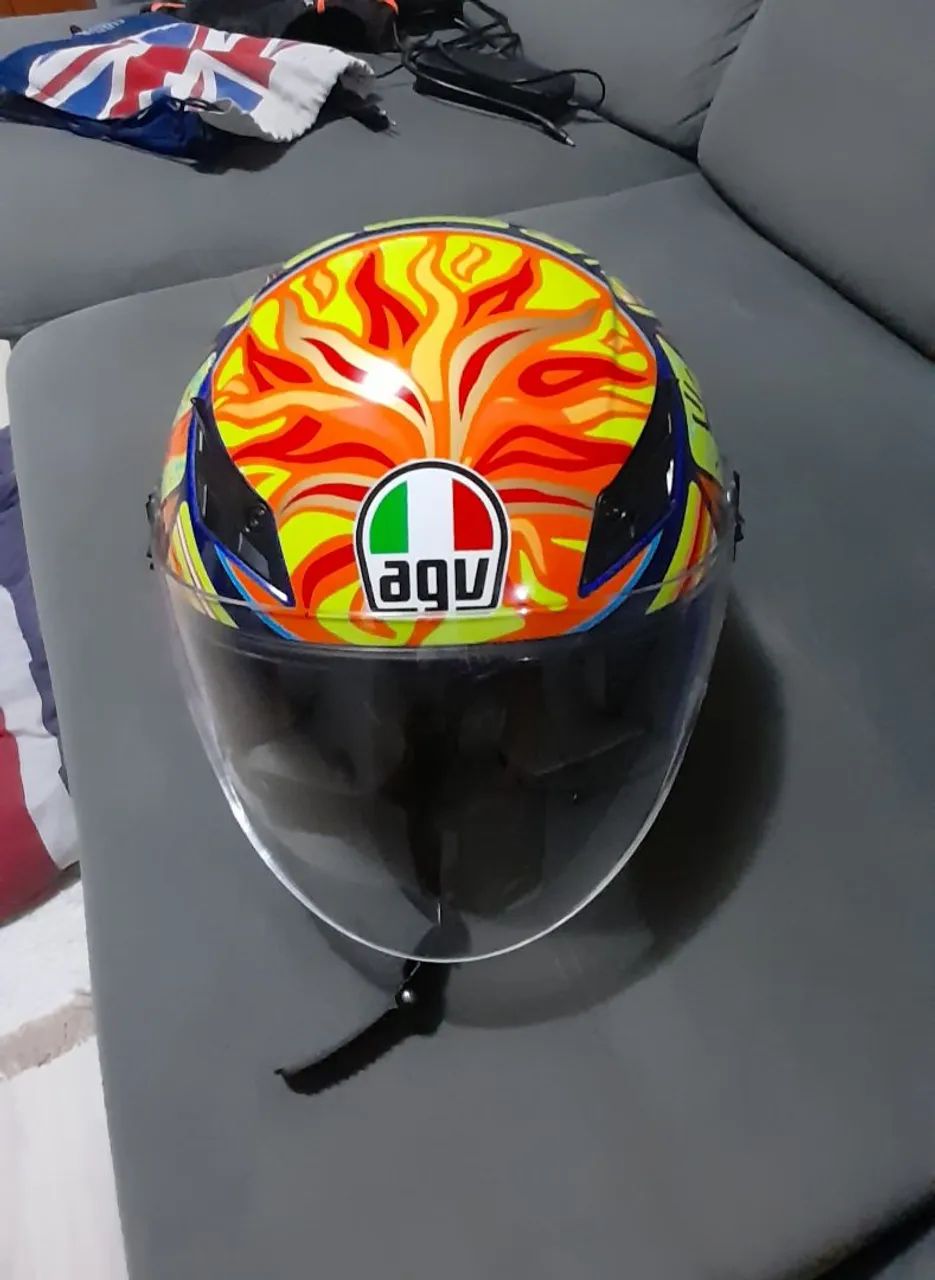 agv V.ロッシ K-3 SV FIVE CONTINENTS 未使用品　Lサイズ Five Continents Agv K3 Valentino AGV K3 SV ROSSI CONTINENTS