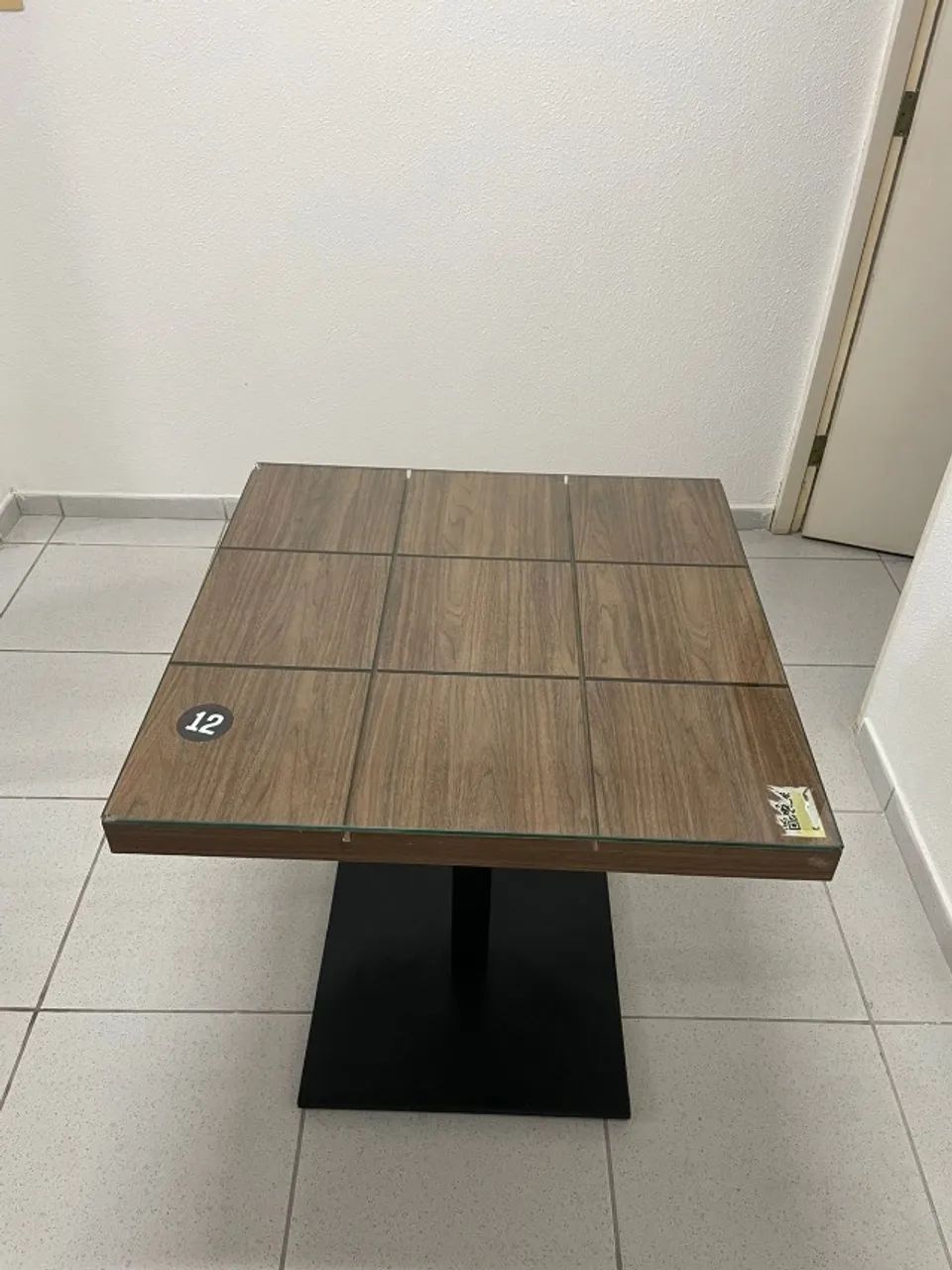 Mesa Madeira e Ferro e Tampo de Vidro