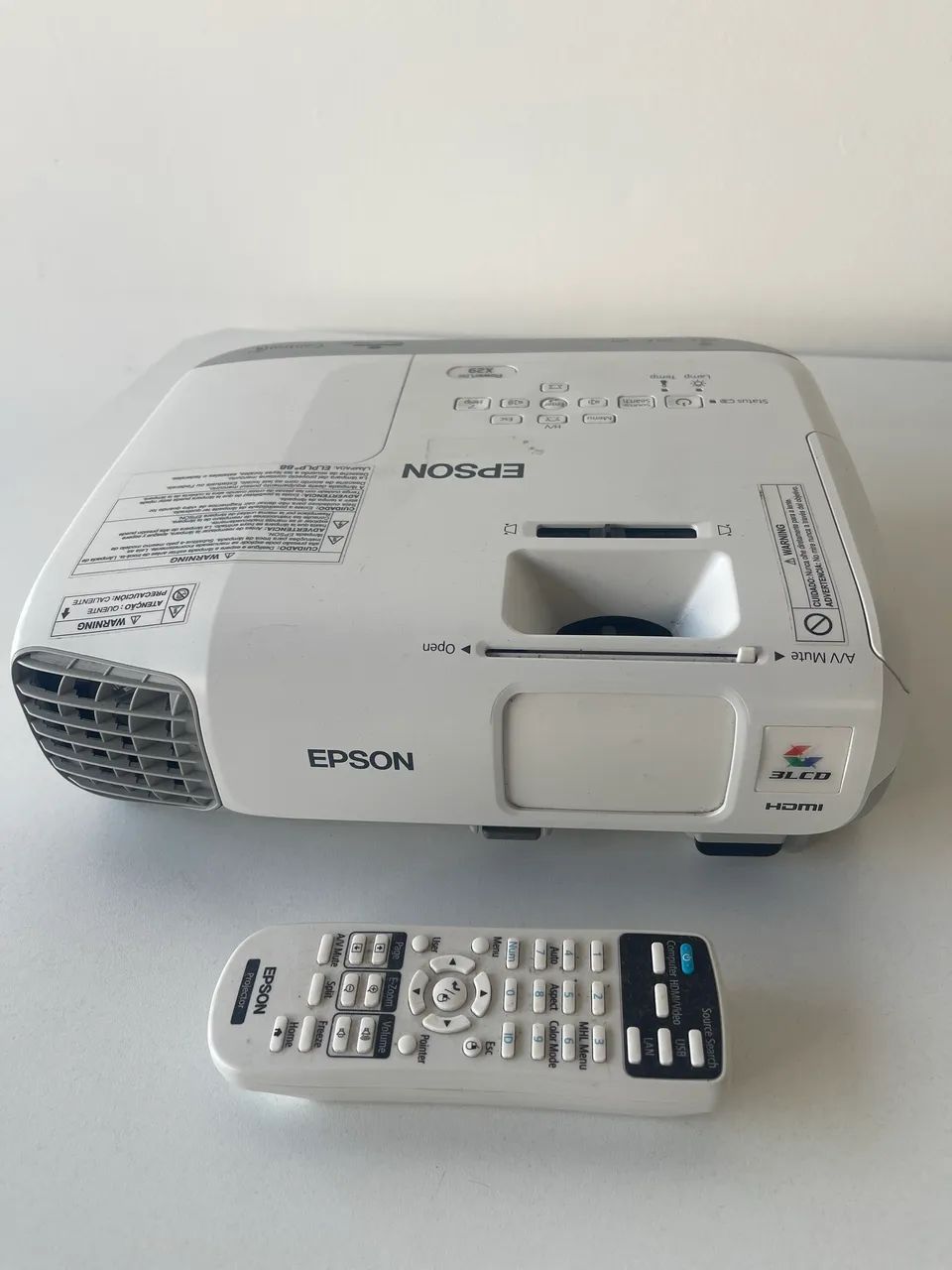 Vendo Projetor Epson PowerLite X29 com controle - Foto 4