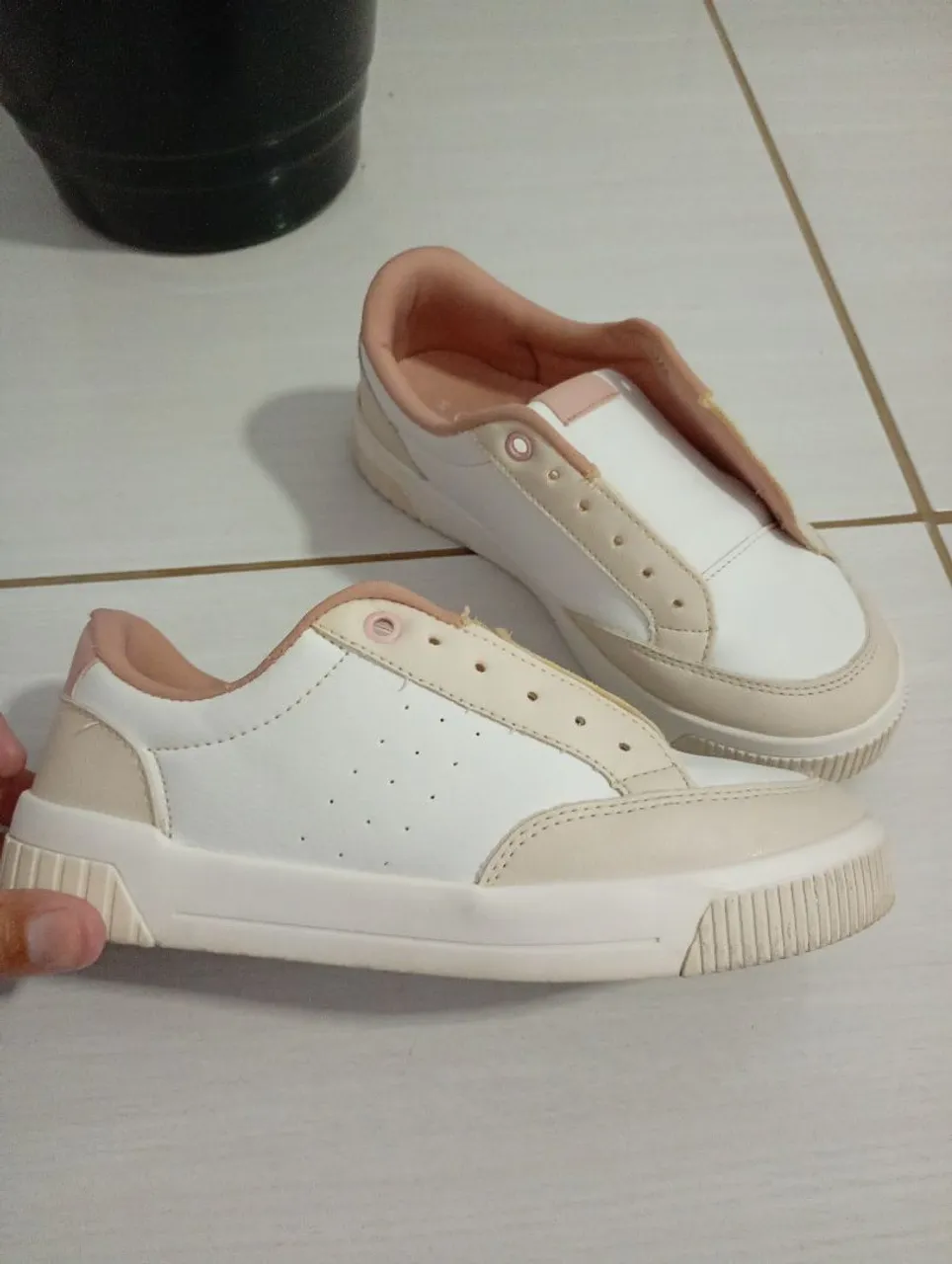Kit tênis e sandália feminina.