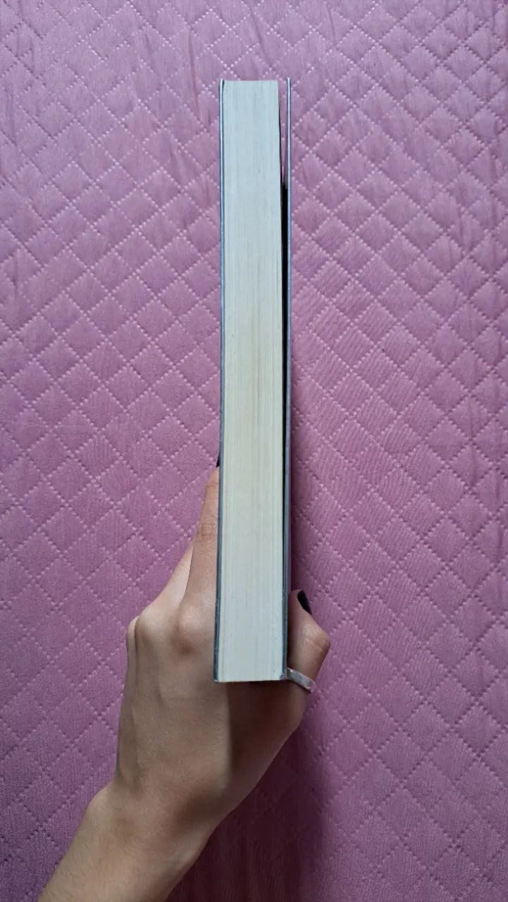 Livro A rainha vermelha - Foto 4