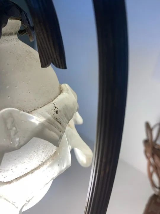 Abajur de metal e vidro jateado - Foto 3