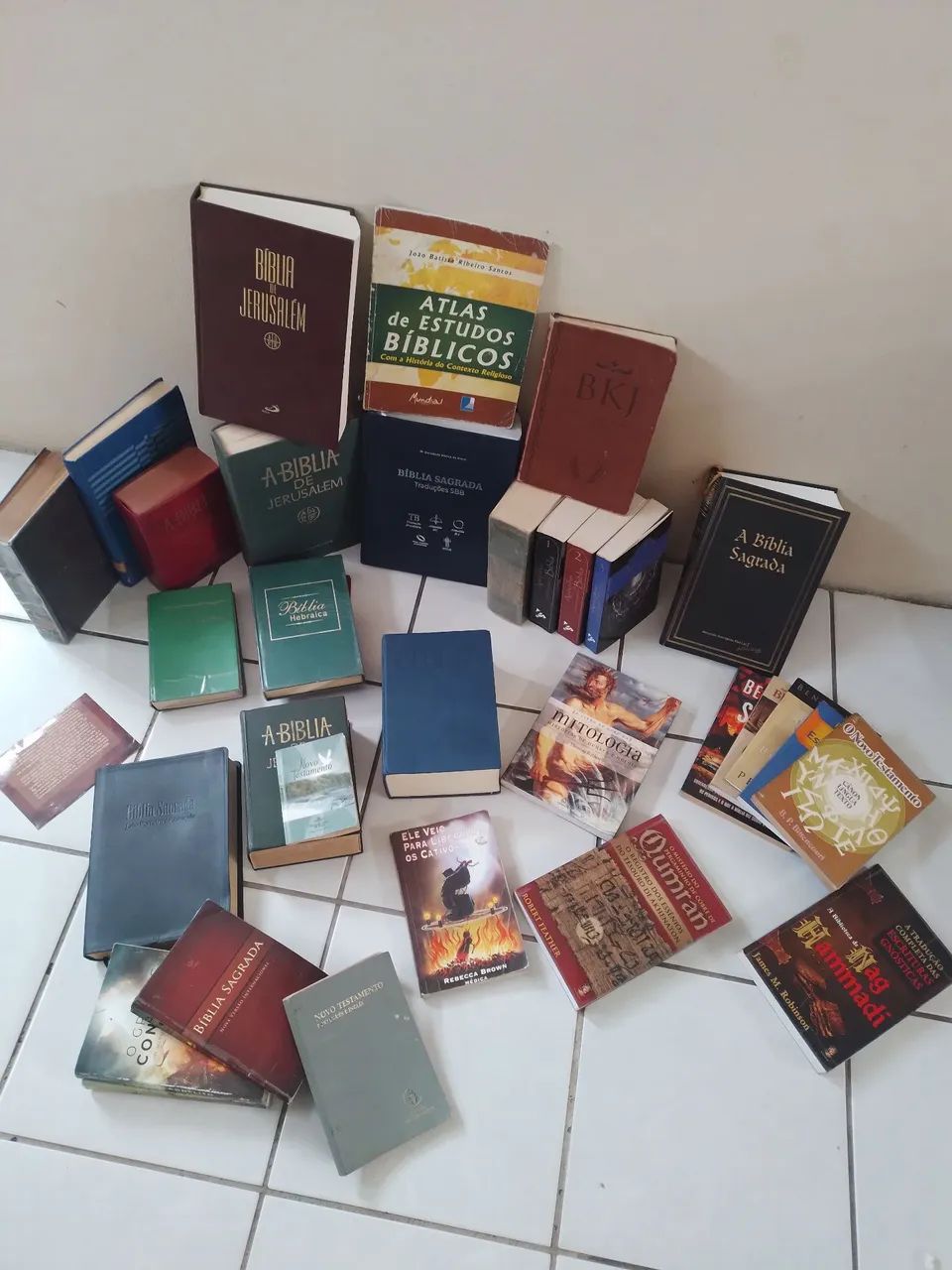 Livros de Bíblia e Religião - Variados - Foto 4