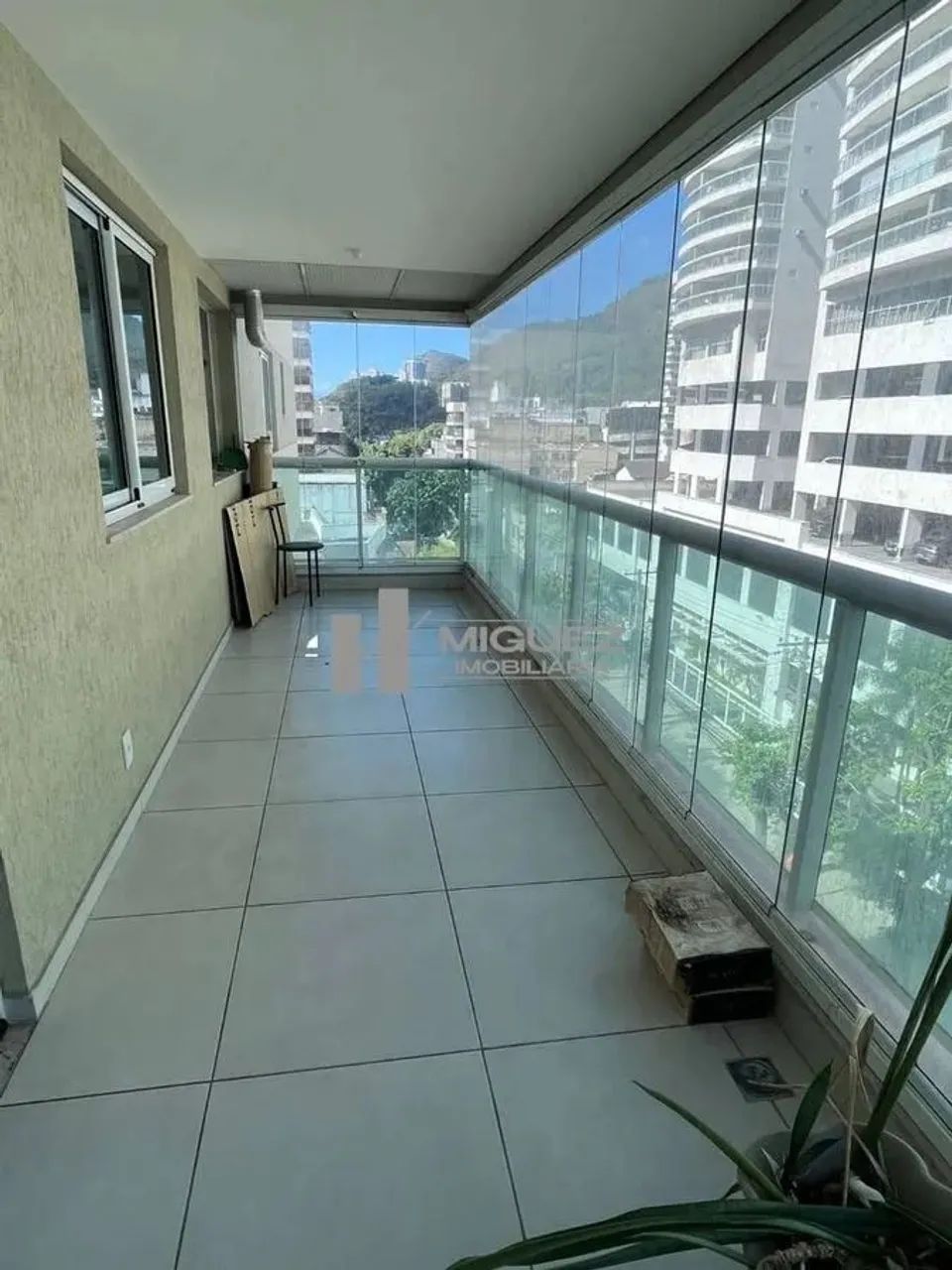 Zona Sul - Varanda - 2 quartos (Suíte) - Vaga - Colado ao Shopping Rio Sul - Foto 5
