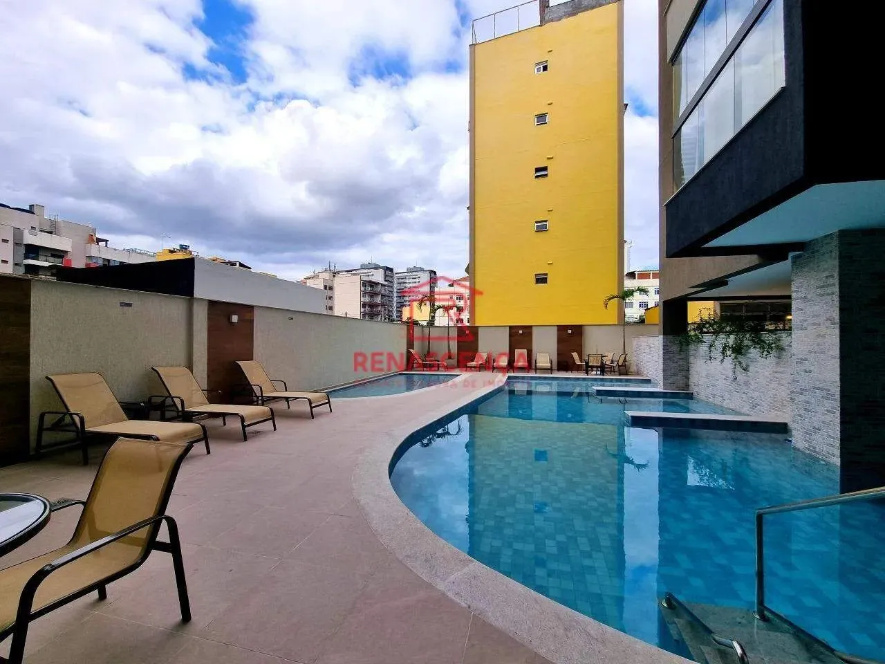 Primeira Locação Apartamento com 2 Quartos e Varanda no Méier.
