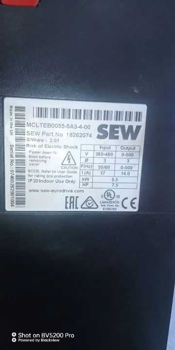 inversor de frequência trifásico sew movitrac lte-b+ 380v 7.5 hp - Foto 3