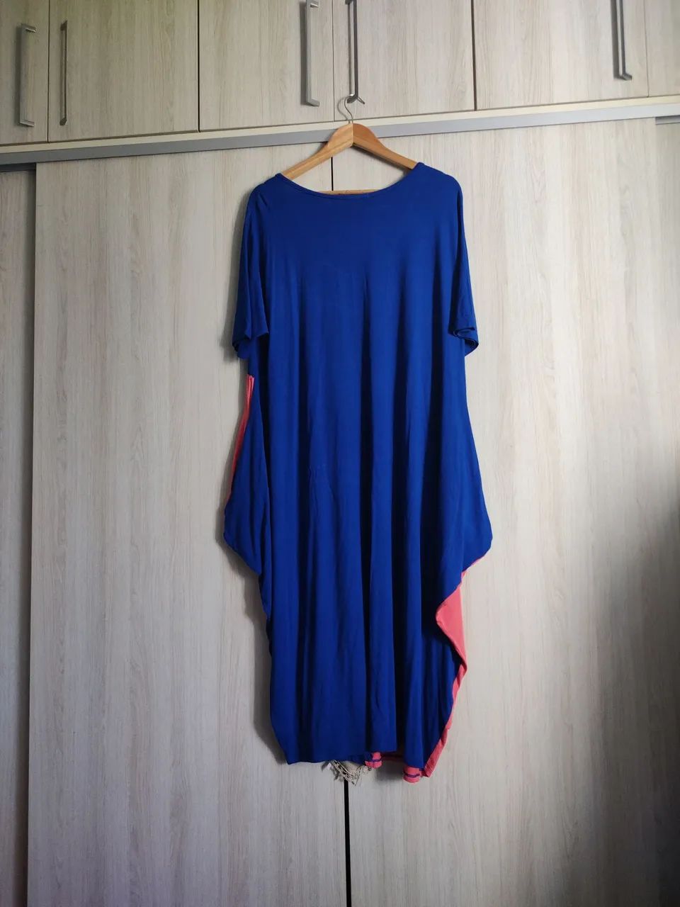 Vestido azul com detalhes em rosa - Foto 2