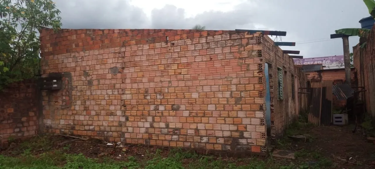 Vendo ou troco terreno com o início de construção, terreno 10x25 r