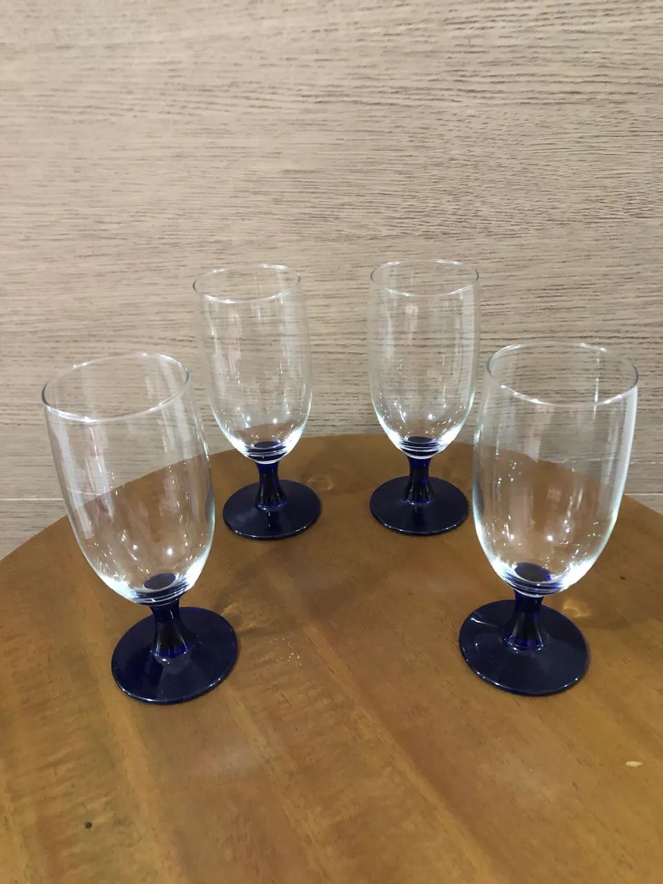 Taças de vidro com base azul cobalto - Foto 2