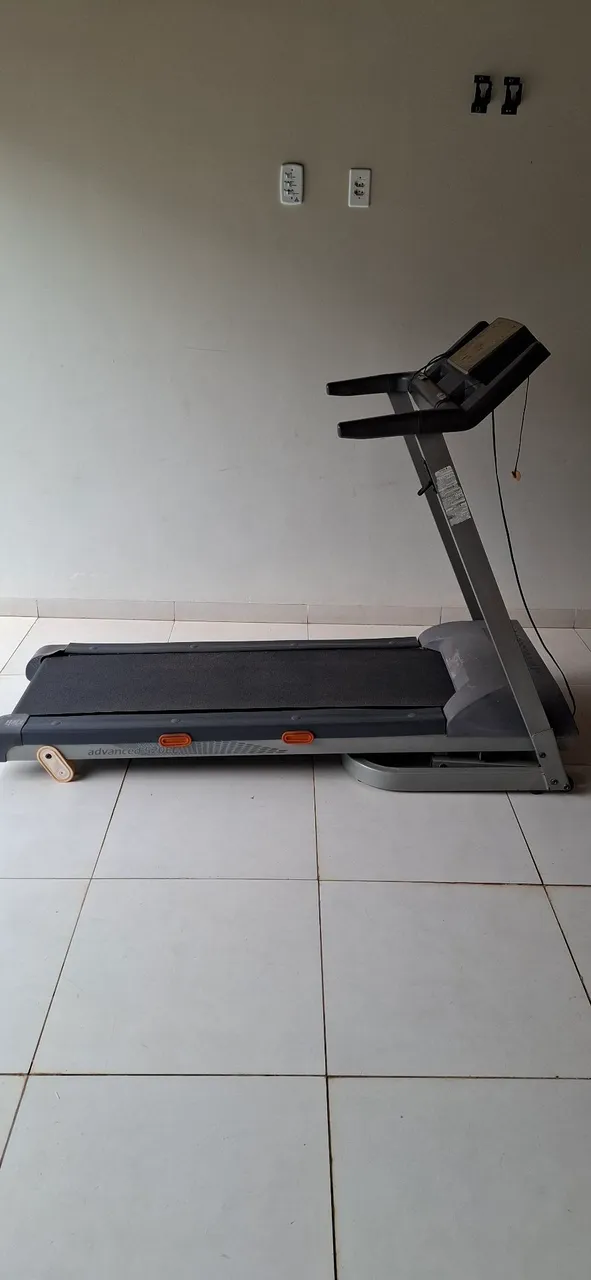 Vendo Esteira athletic Advanced 520 EE 5.0 HPM