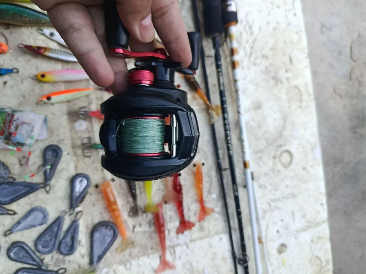 Kit de Pesca Completo - Varas, Iscas, Chumbadas - Foto 4