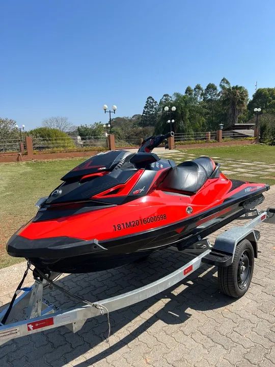 Jet Ski Sea Doo RXP-X RS 300