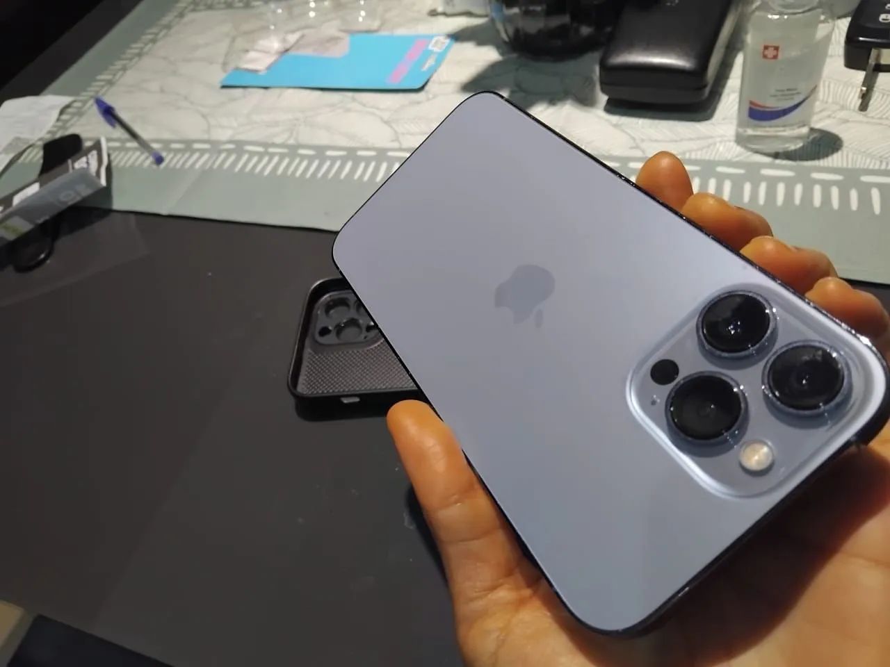 iPhone 13 Pro Max シルバー 256GB バッテリー86% Apple iPhone 13 Pro Max 256GB Prateado - Tela 6,7” 12MP iOS