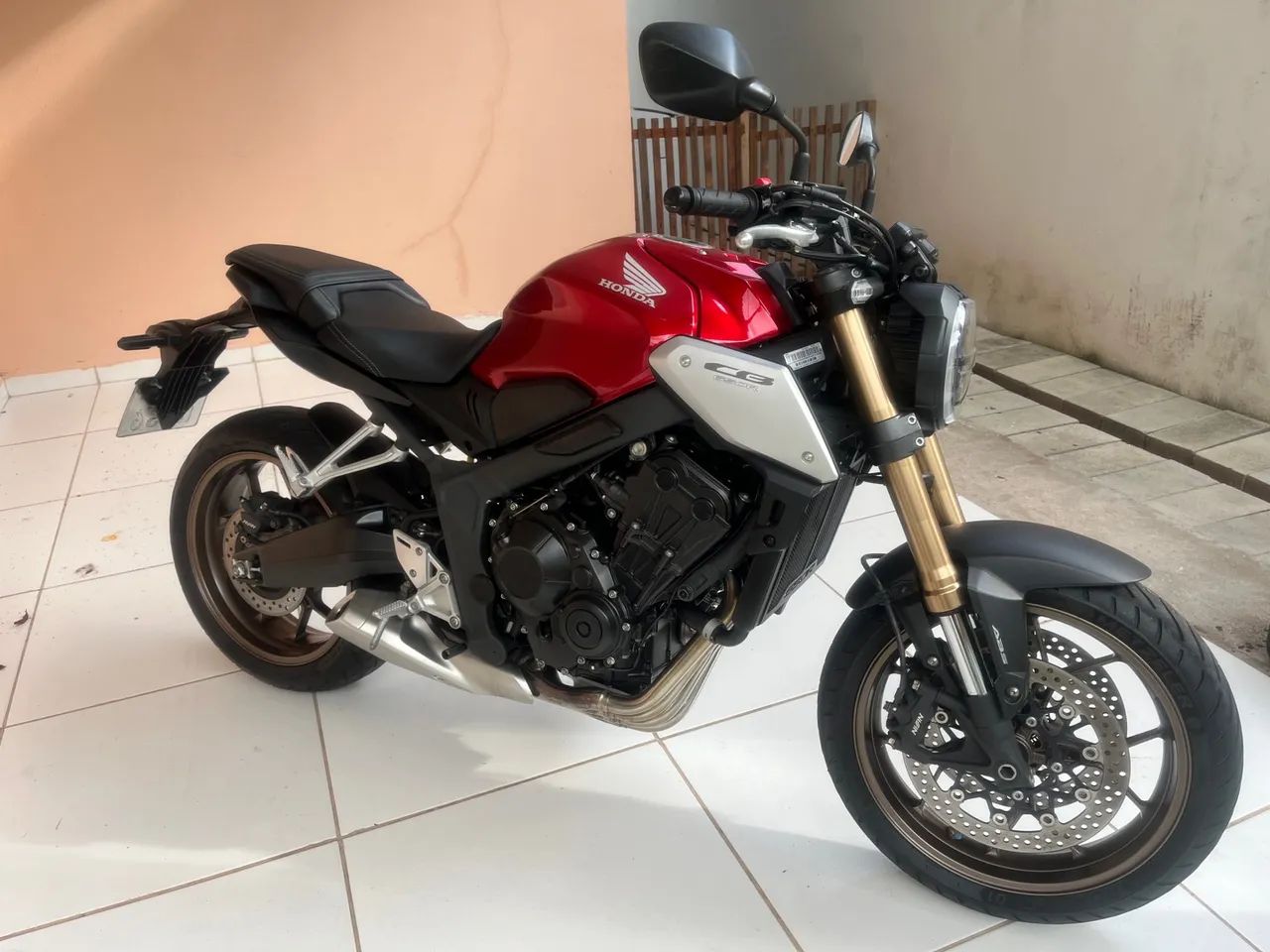CB 650R - Foto 3