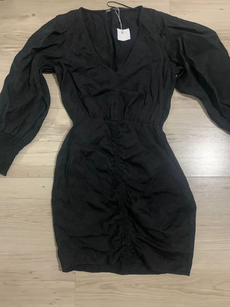 Vestido Zara -  Tamanho  P - Decote V