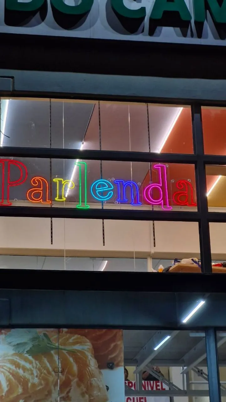 Letreiro Neon Parlenda