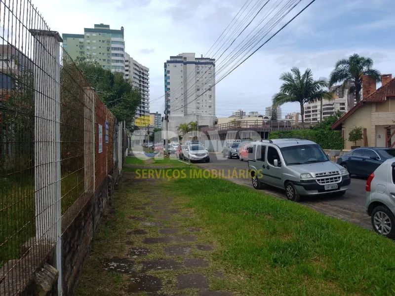 CASA DE ESQUINA COM ÓTIMA LOCALIZAÇÃO NO CENTRO DE TRAMANDAÍ - Foto 3